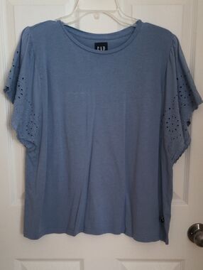 GAP Women's Blue Eyelet Sleeve Tee
